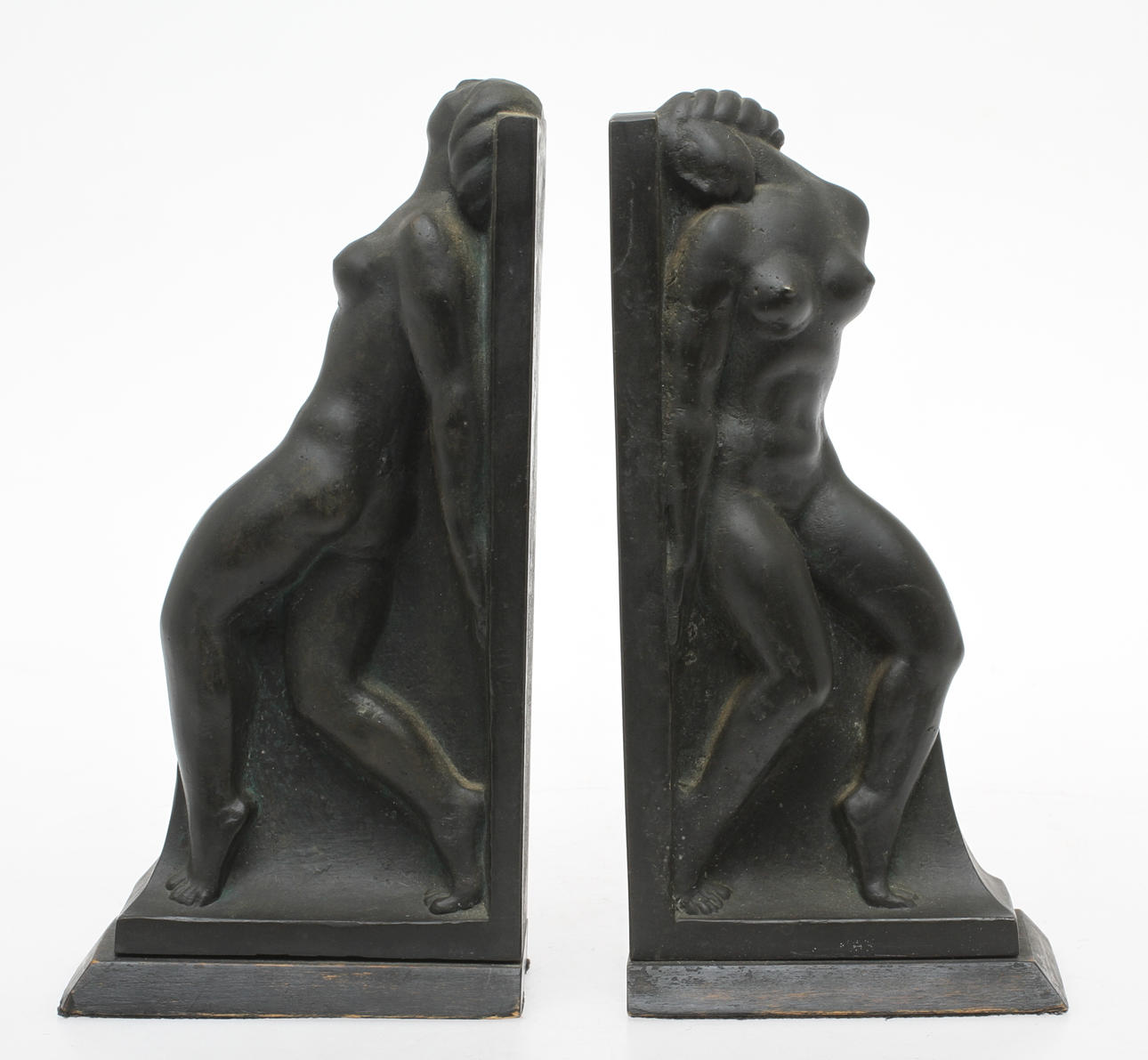 BOKSTÖD, 1 par, signerade Gute (Axel Gute), patinerad metall.