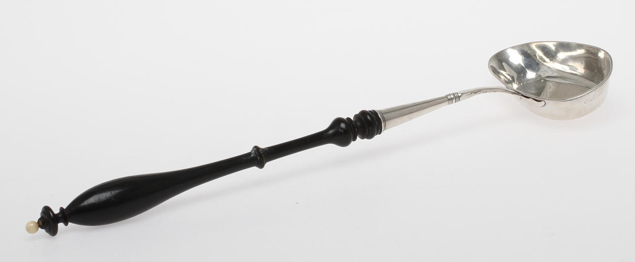 SLEV, silver med skaft i svärtat trä, Christoffer Ekbäck Örebro 1844.