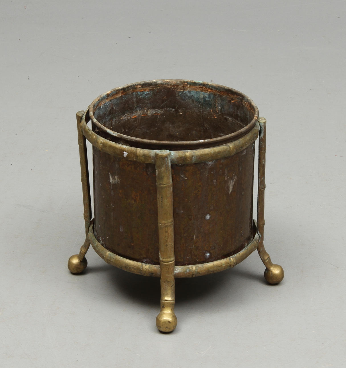 YTTERFODER, bambuimitation med insats i koppar, 1900-tal.