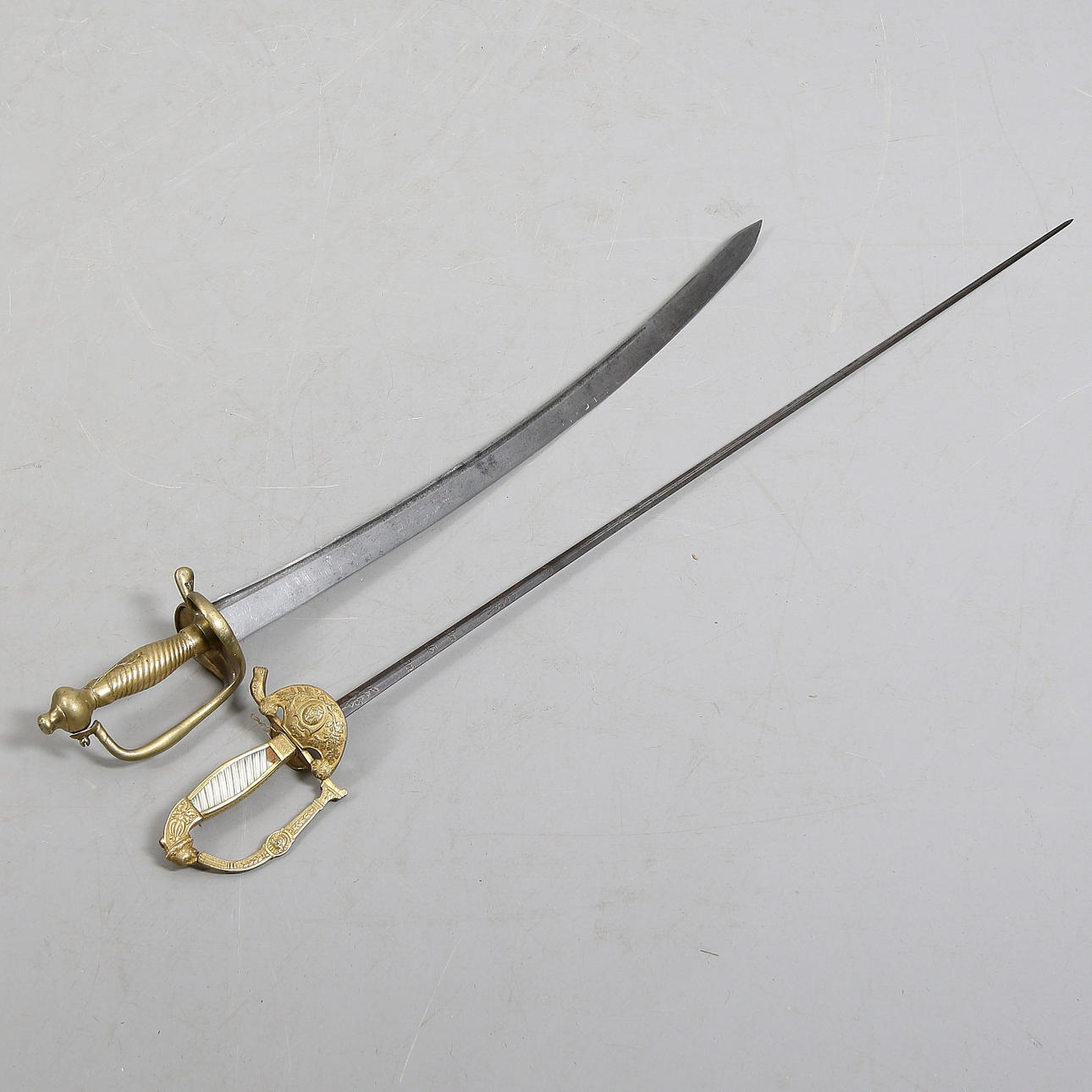 TISCHLER und KOSTÜM, 19. Jahrhundert.