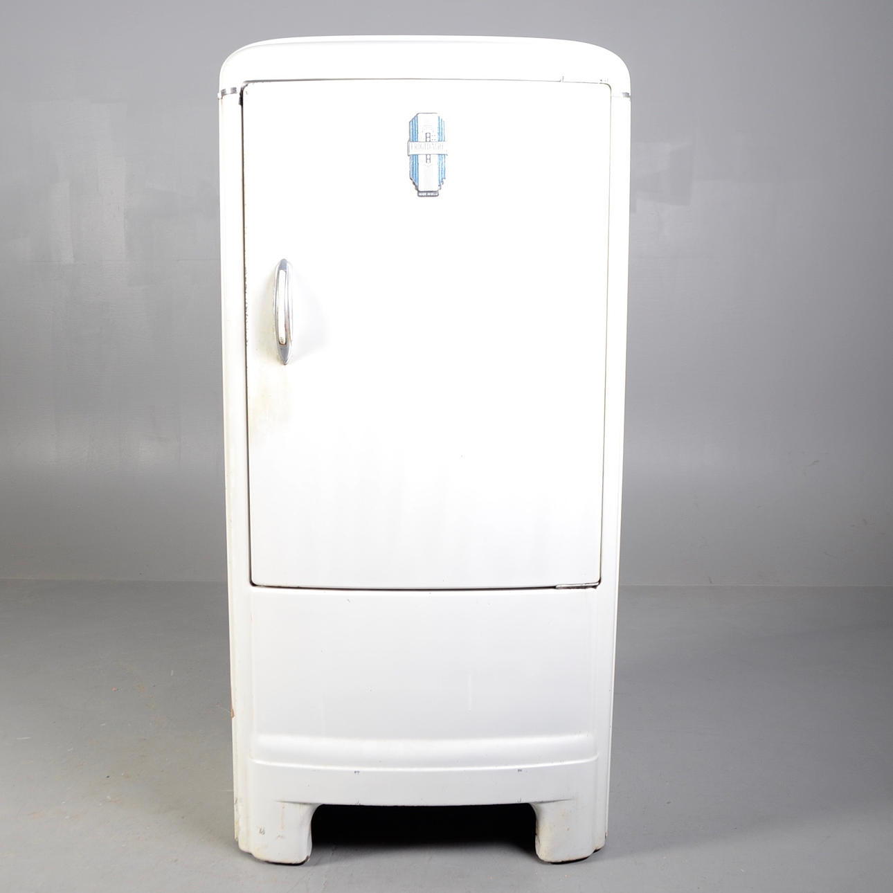 KÜHLSCHRANK, "frigidaire", General Motors.