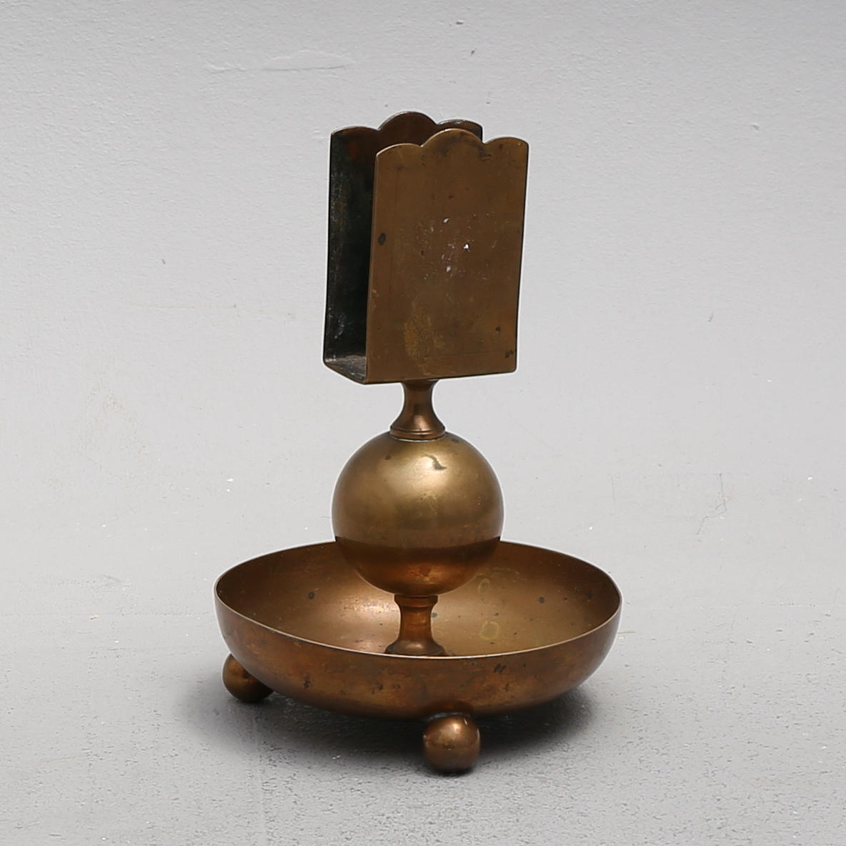 TÄNDSTICKSASKHÅLLARE, Mässing, 1800 tal.