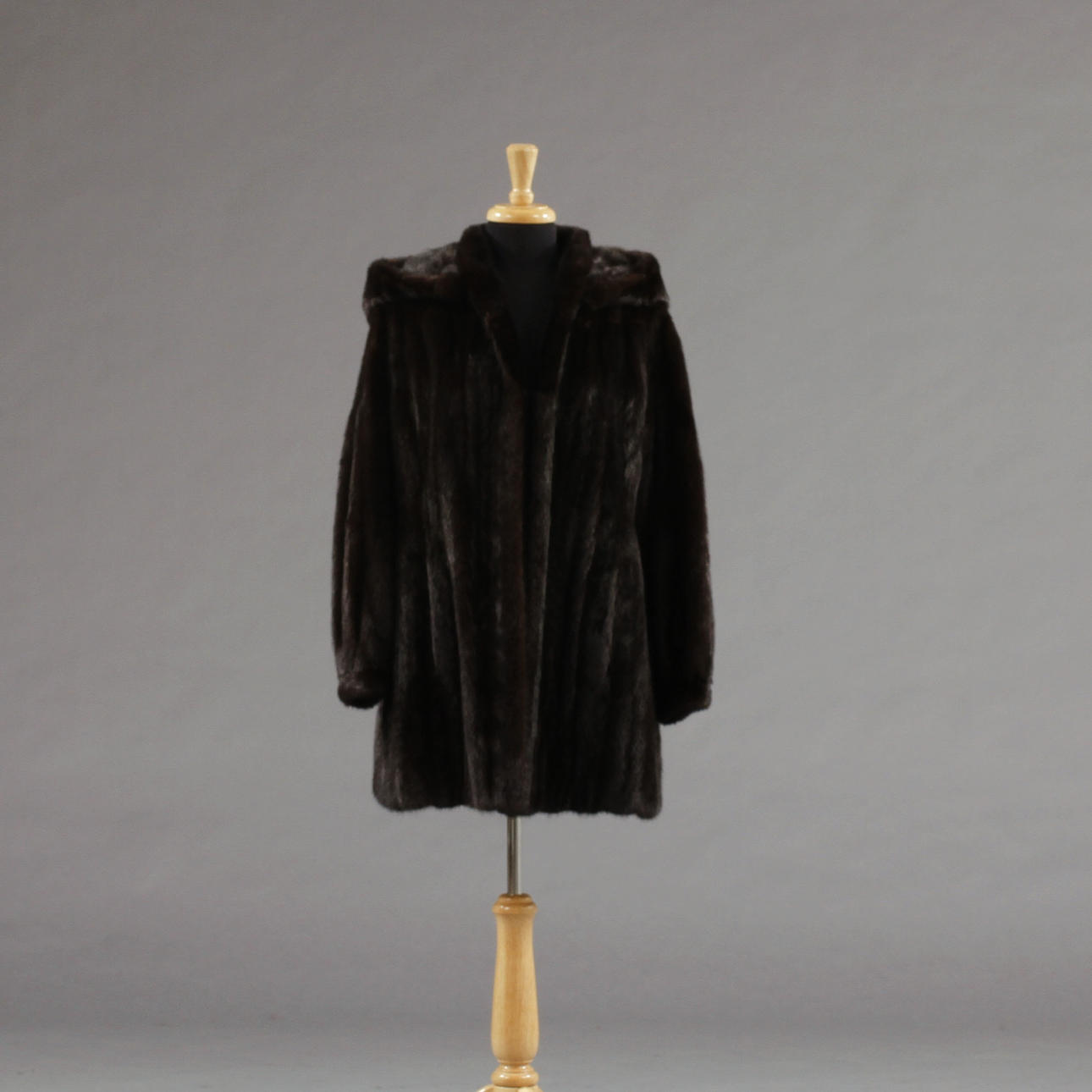 pelsjakke, med hætte, mink, Åberg pels.