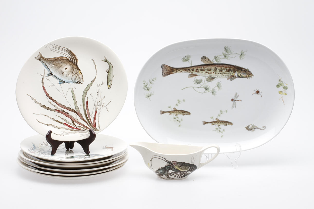 FISKSERVIS, porslin, 9 delar, "Fish" Johnson Bros samt Karlskrona/Upsala Ekeby.