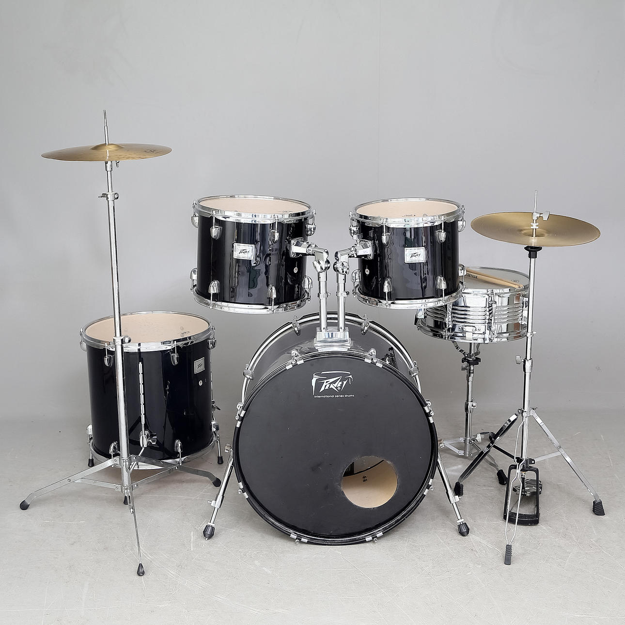 DRUM SET, Peavey.
