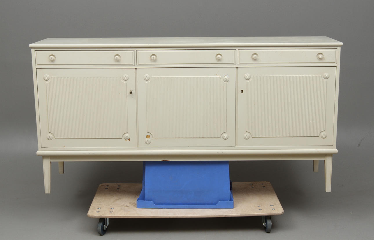 BUFFÉ, gustaviansk stil, 1900-tal.