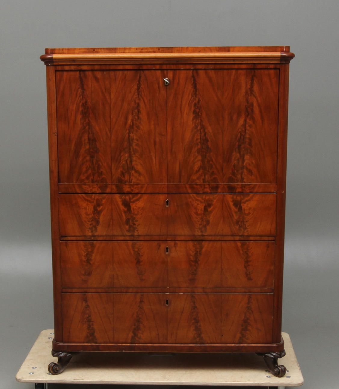 CHIFFONJÉ, 1800-talets slut.