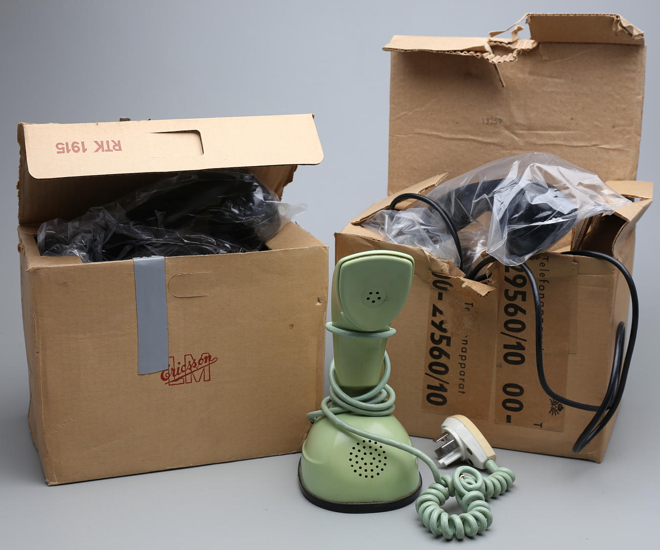 TELEFONER 3 st, Cobra, bakelit.