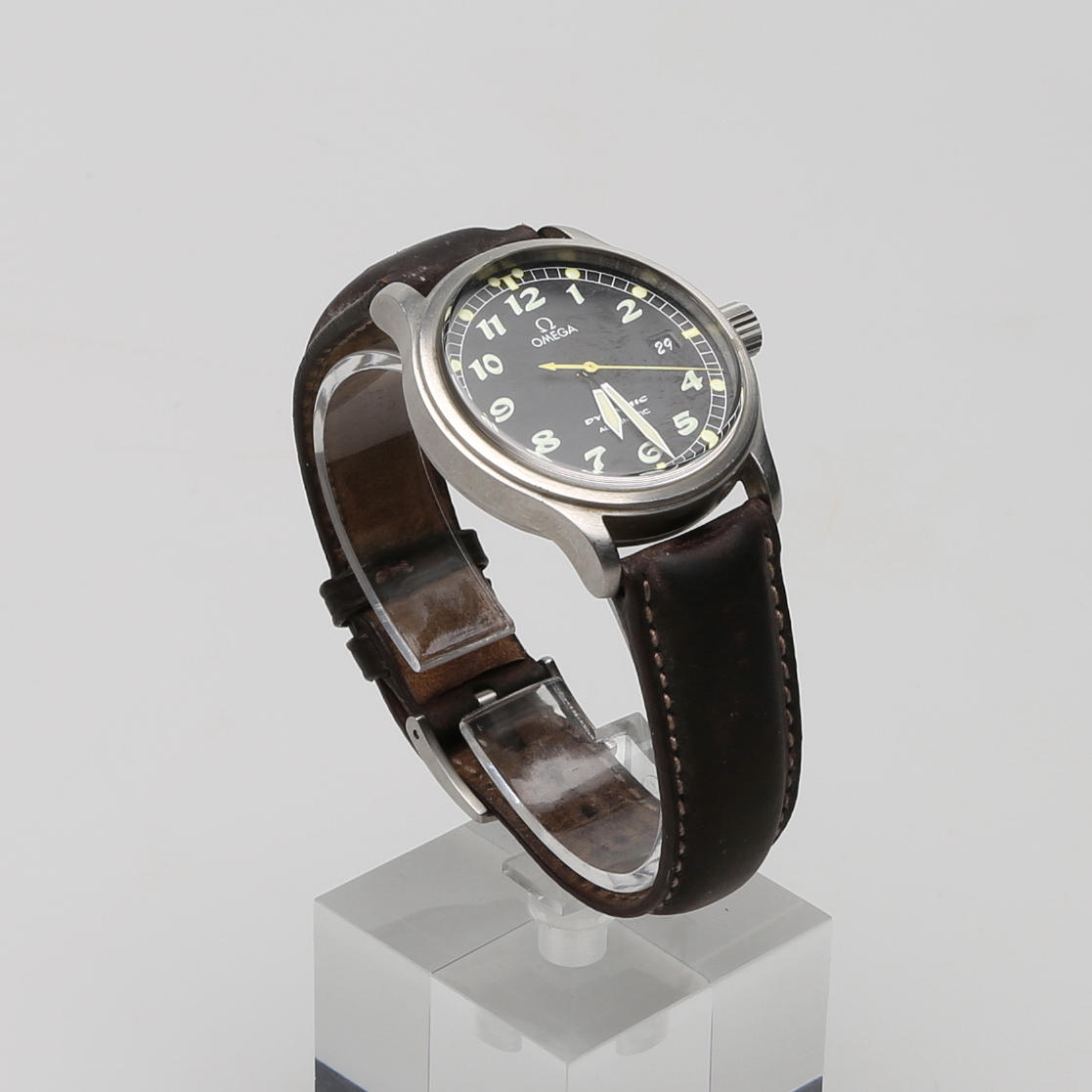 KELLO - OMEGA DYNAAMINEN TERÄS AUTOMAATTI.