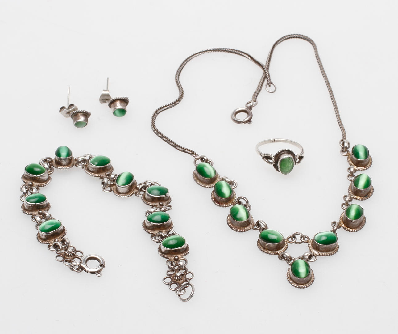 GARNITYR, 5 delar, silver med stenar, 1900-tal.