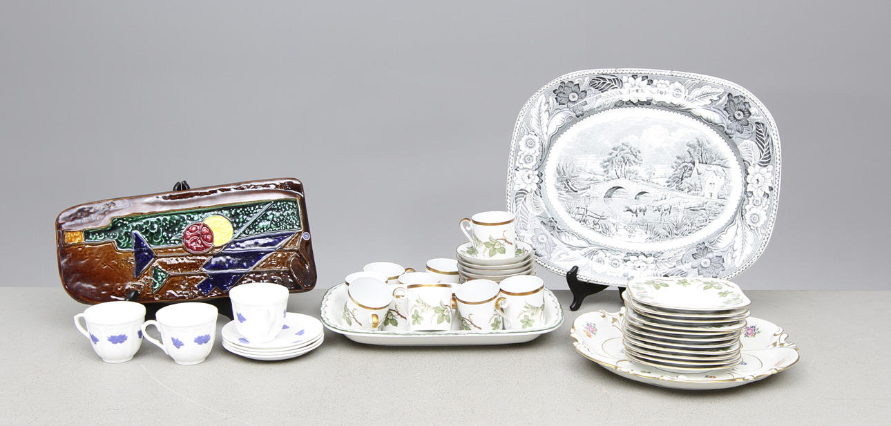 KERAMIKFÖREMÅL, bl.a. Gustavsberg, Rörstrand, Upsala Ekeby, Hackefors.