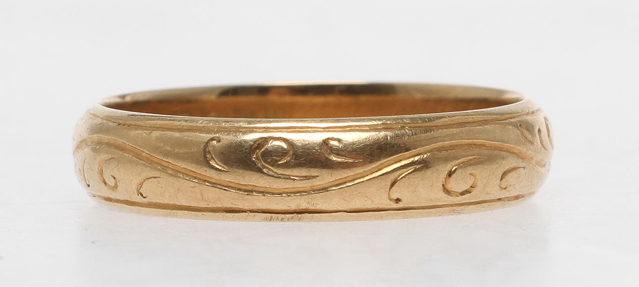 RING, 18k guld, stmpl CGH Stockholm 1950. Vikt 4,0 gram.