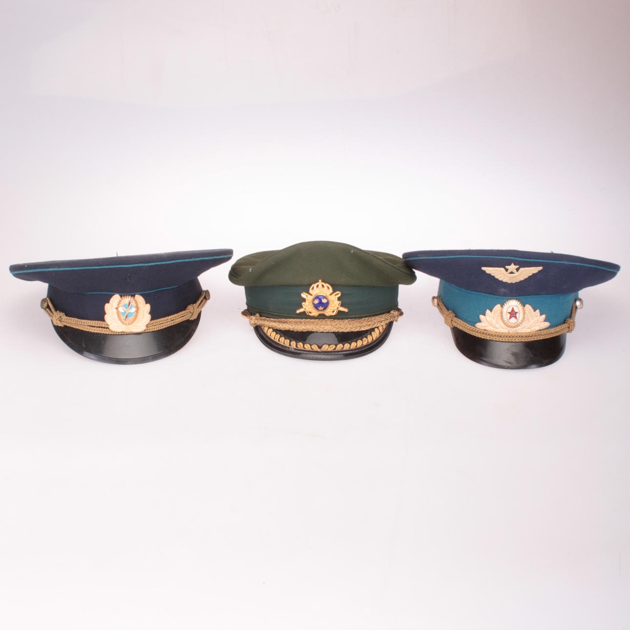 MILITÄR HATTAR, 3 st Ryssland/Sverige.
