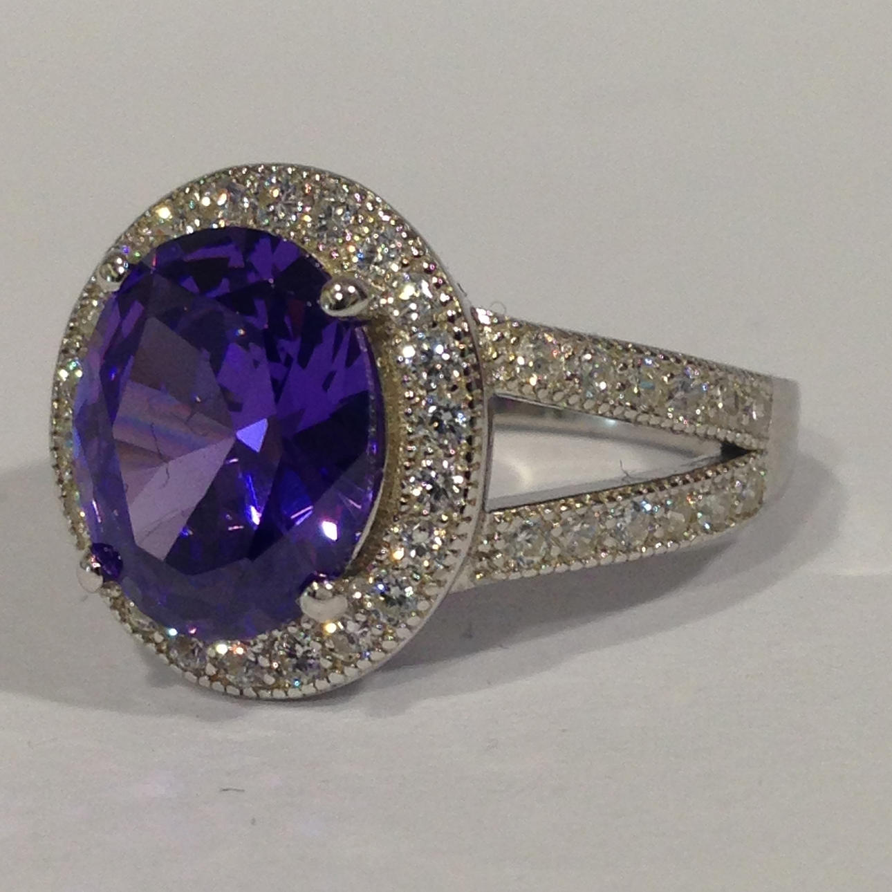 PURPLE STONE RING.