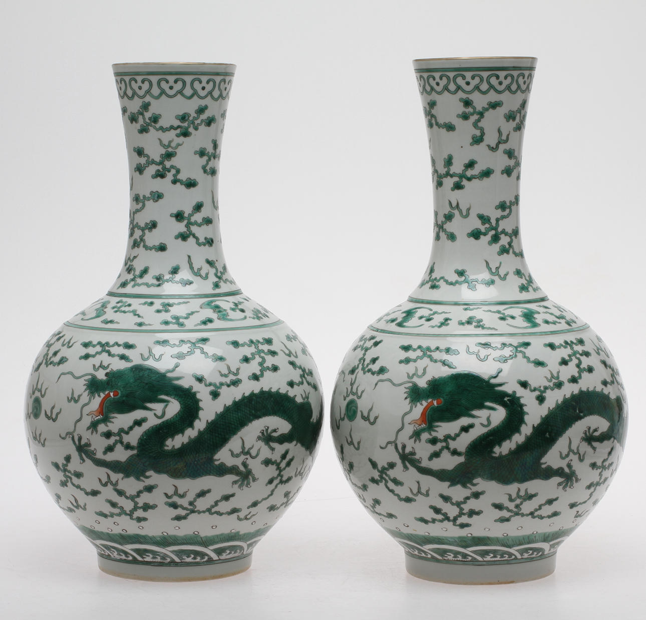 VASER, ett par, porslin, Kina.