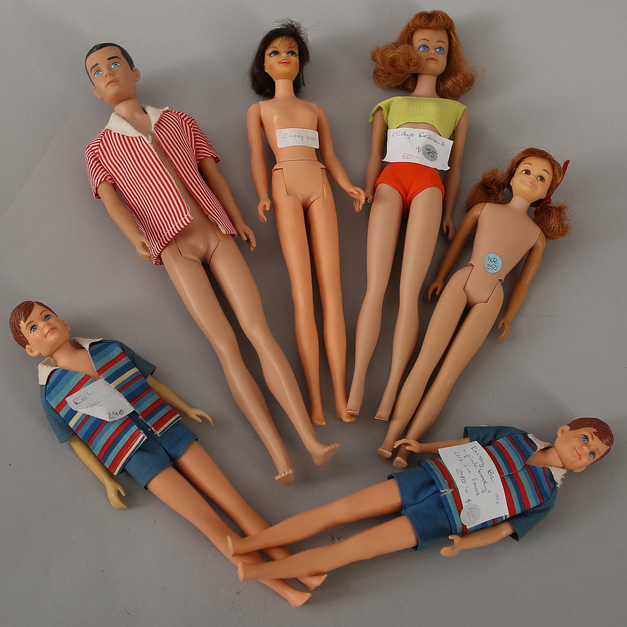 MATTEL BARBIES FREUNDE. 6 Puppen.