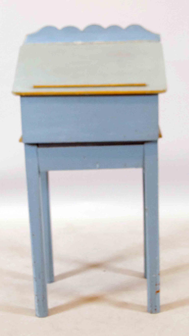 SKRIVPULPET, målad fur, 1900-tal.