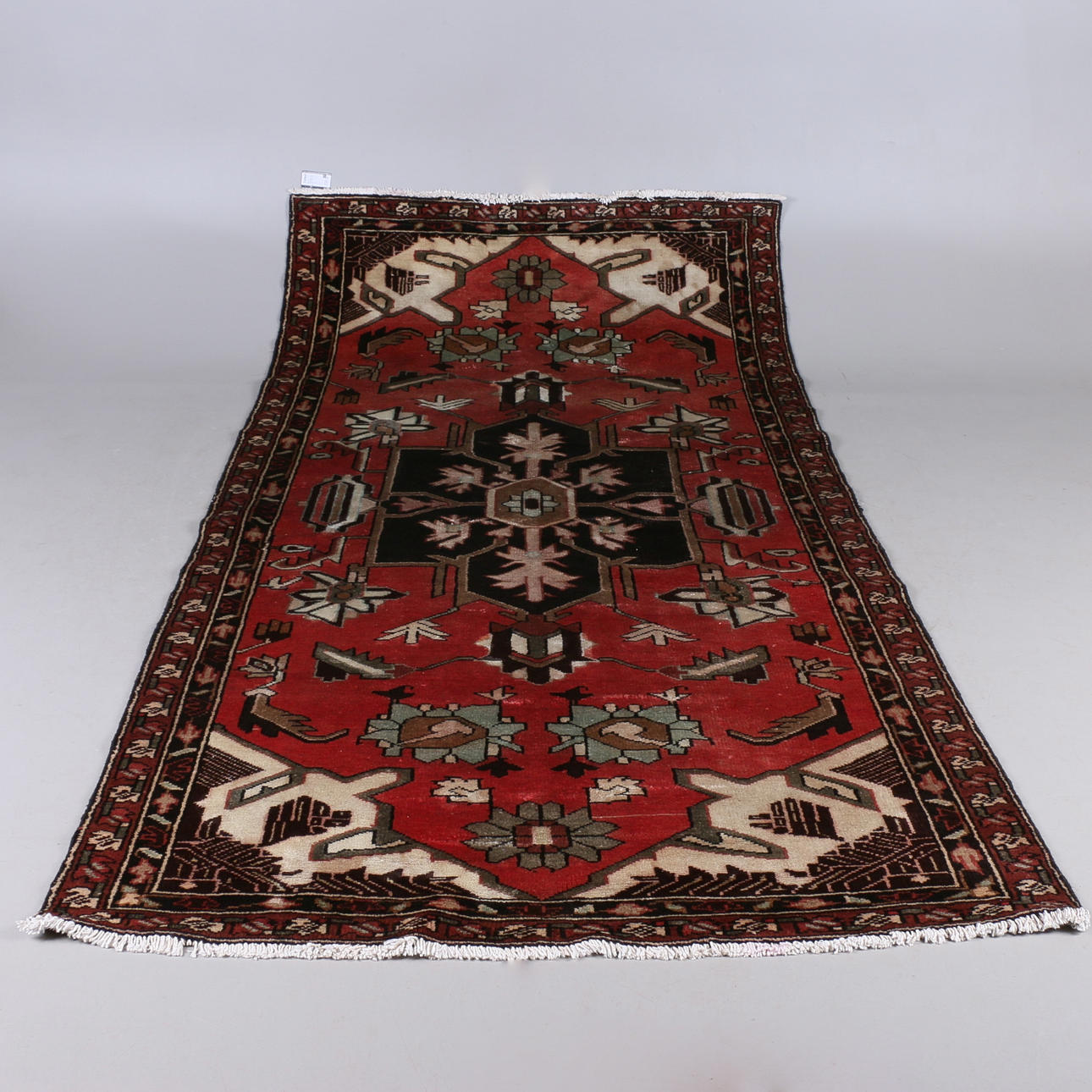 TÆPPE, Hamadan, Iran, 287 x 151 cm.