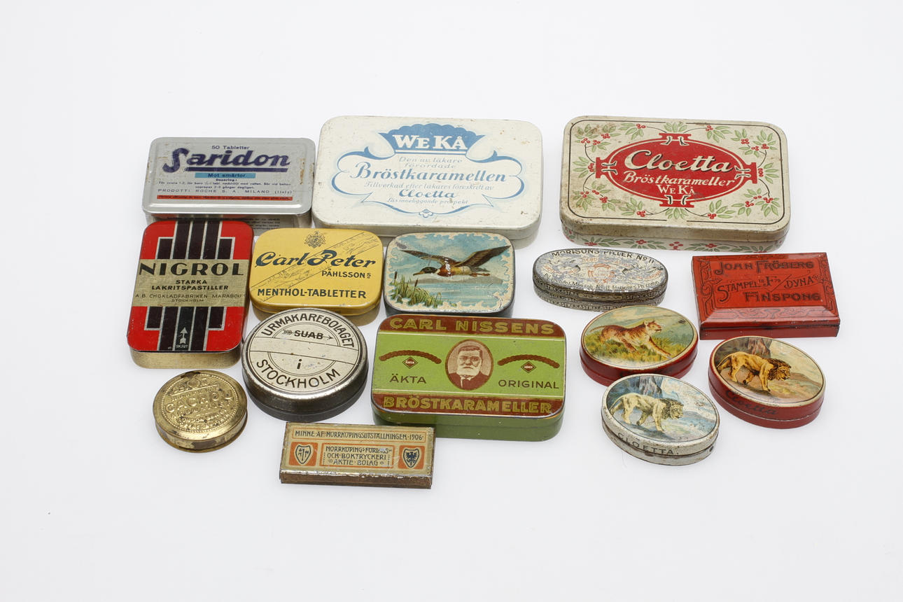 PLÅTASKAR, 15 st, Konfektyr med mera, bland annat Cloetta och Mazetti.