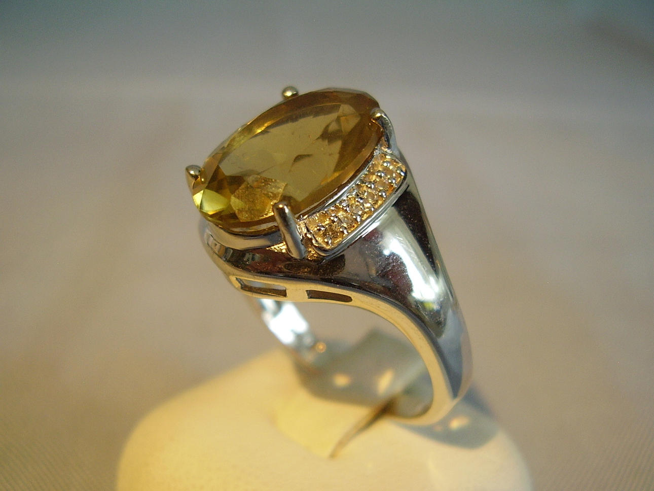LEMON CITRINE RING 8 ct.