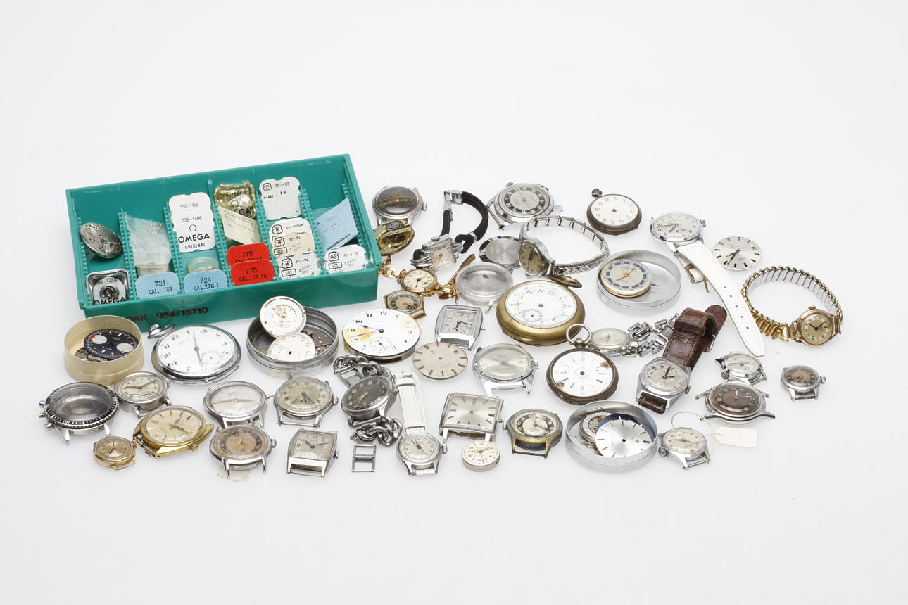 ARMBANDSUR, RESERVDELAR och FICKUR 1900-tal.