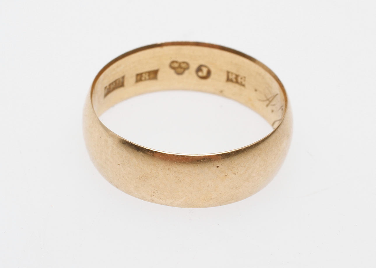 RING, 18k guld, vikt ca 4,2 gr.
