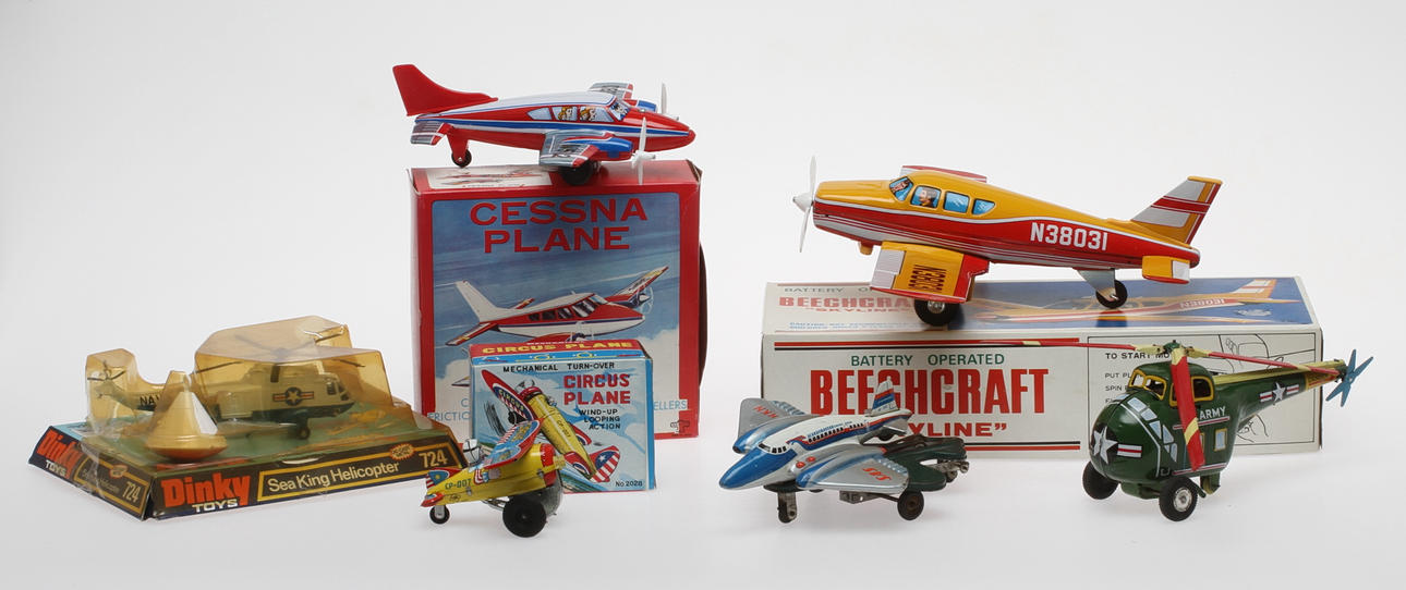 FLYGPLAN 6 stycken DINKY, Tyskland och Japan delvis i originalkartong. Urverk, friktion och batteri.