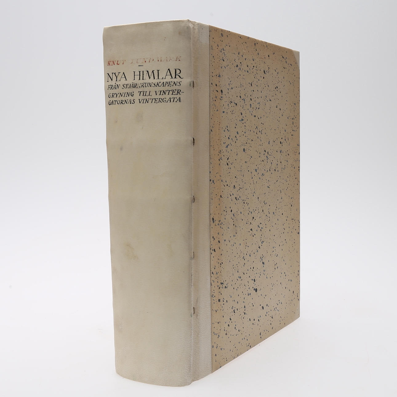 ASTRONOMI. NYA HIMLAR AV KNUT LUNDMARK.