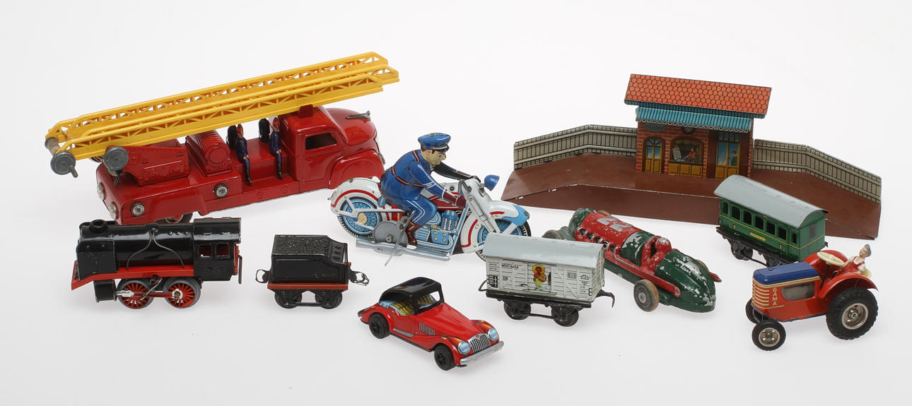 PARTI LEKSAKER, Kellermann brandbil, GAMA traktor, YONEZAWA, MC Marusan, tåg med station, racerbil.