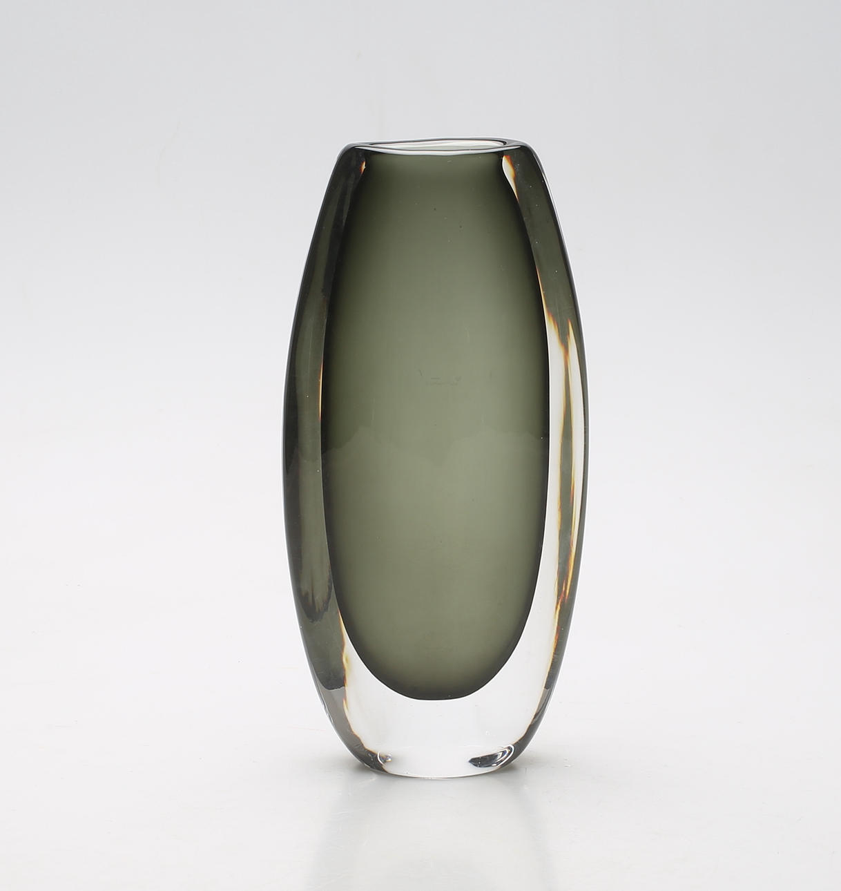 VAS, Nils Landberg, signed Orrefors Nu 3638/7.