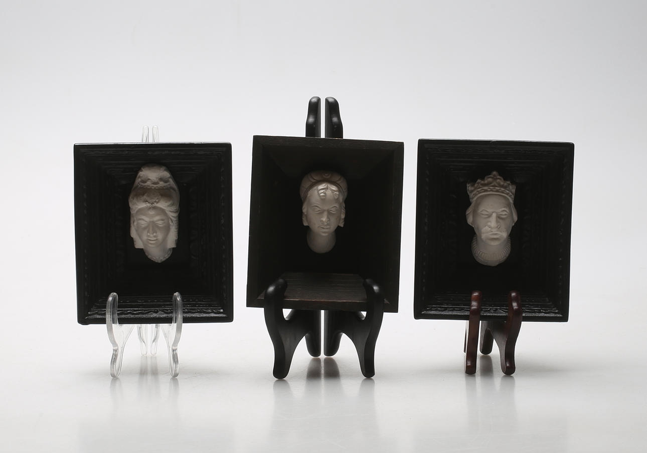 RELIEF, 3 stk, gips.