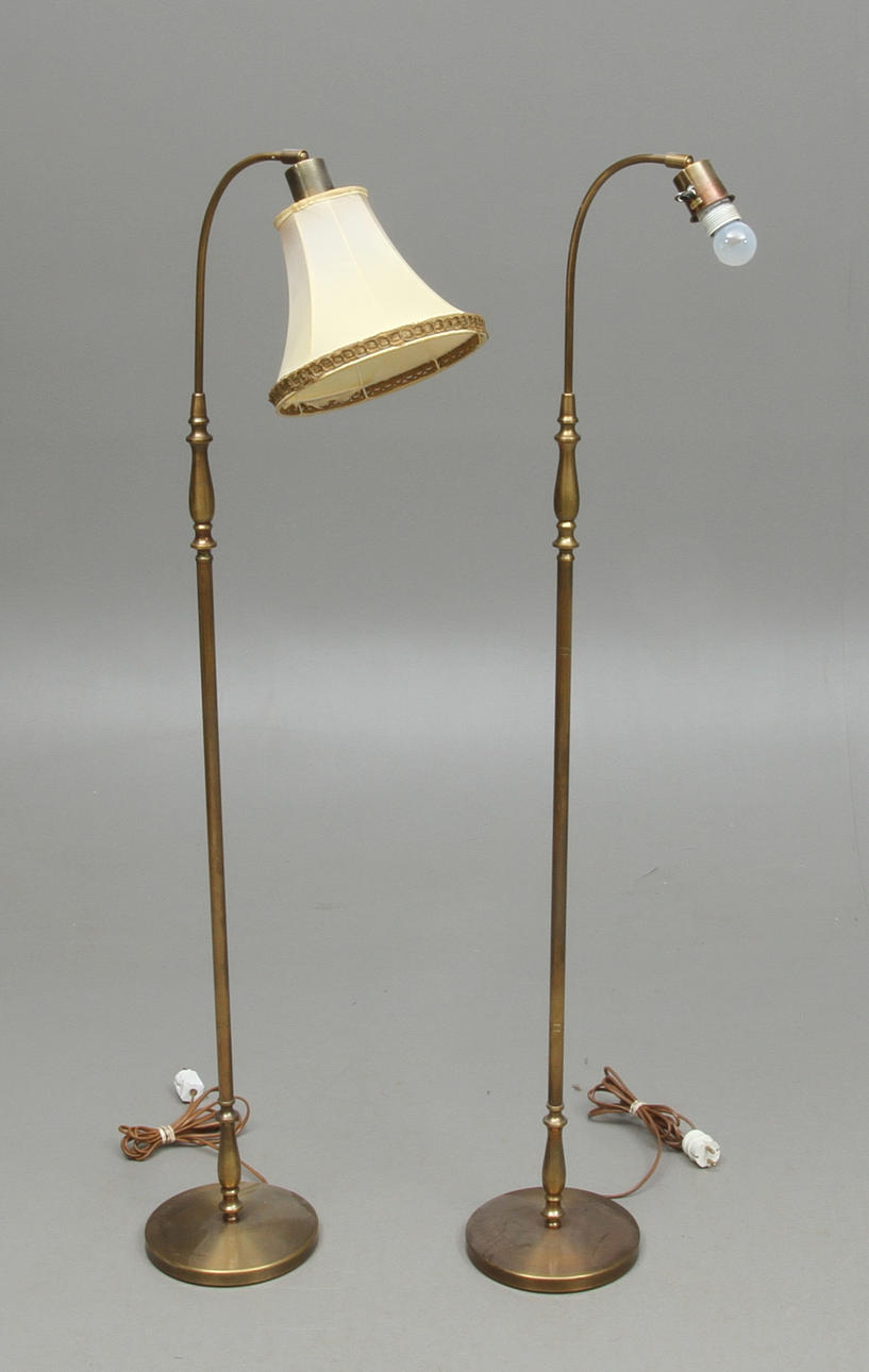 GOLVLAMPOR, 1 par, gulmetall, 1900-tal.