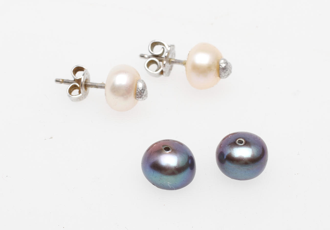 ÖRHÄNGEN, 1 par, 18k vitguld, design Per Borup.