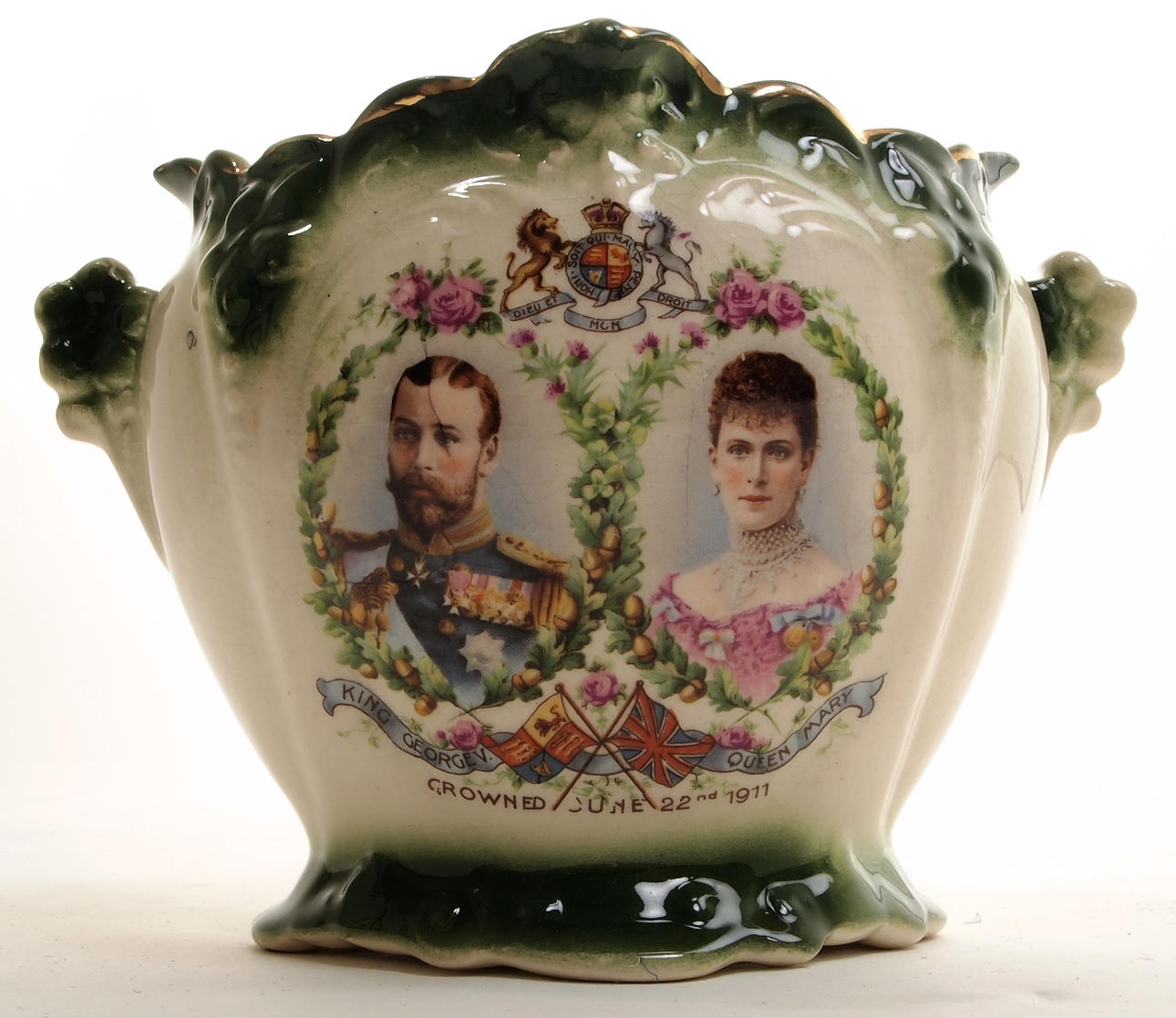 OUTER FEEDING, MEMORIAL, KING GEORGE V AND QUEEN MERY.