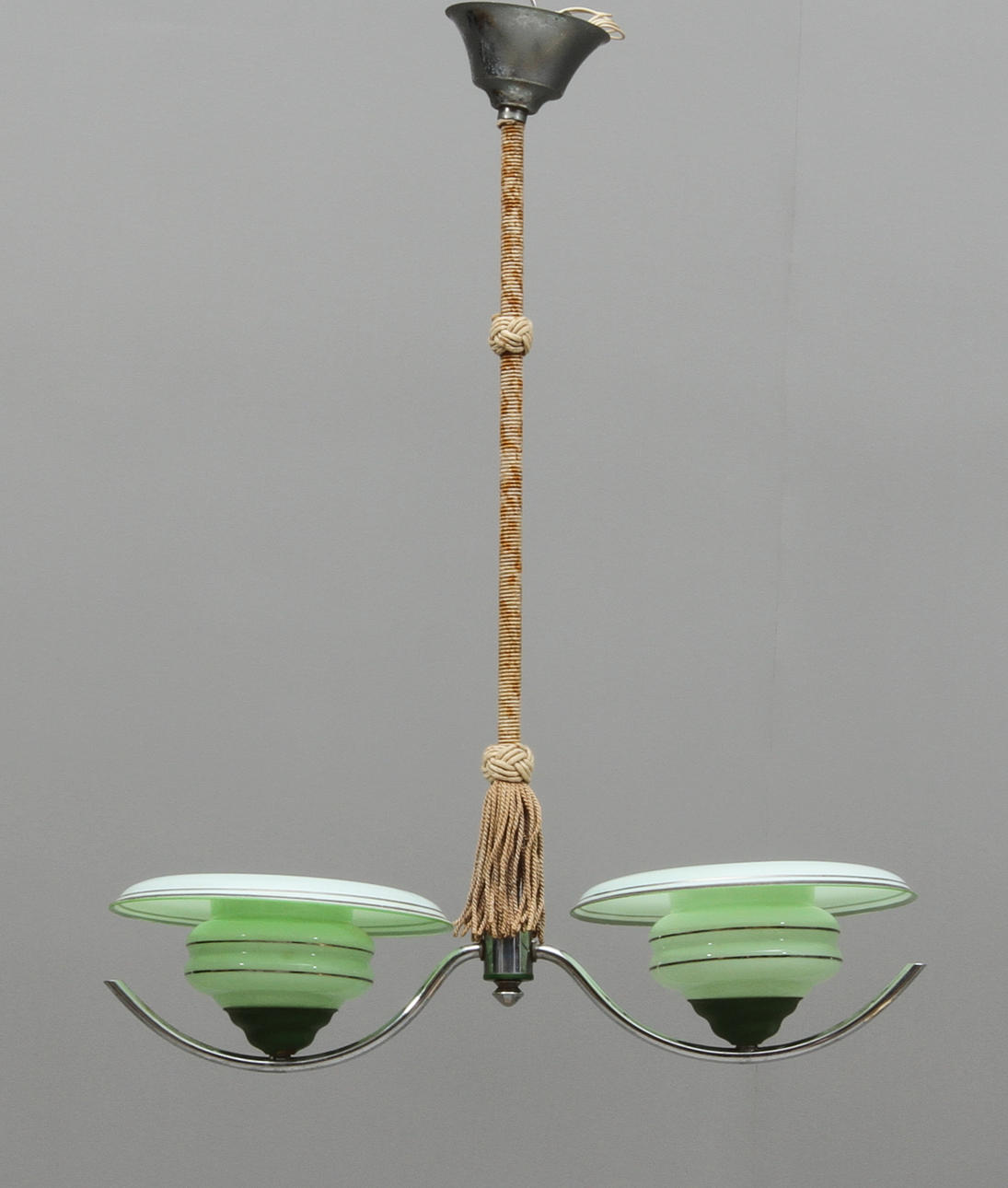 TAKLAMPA, funkis, 1900-talets första hälft.