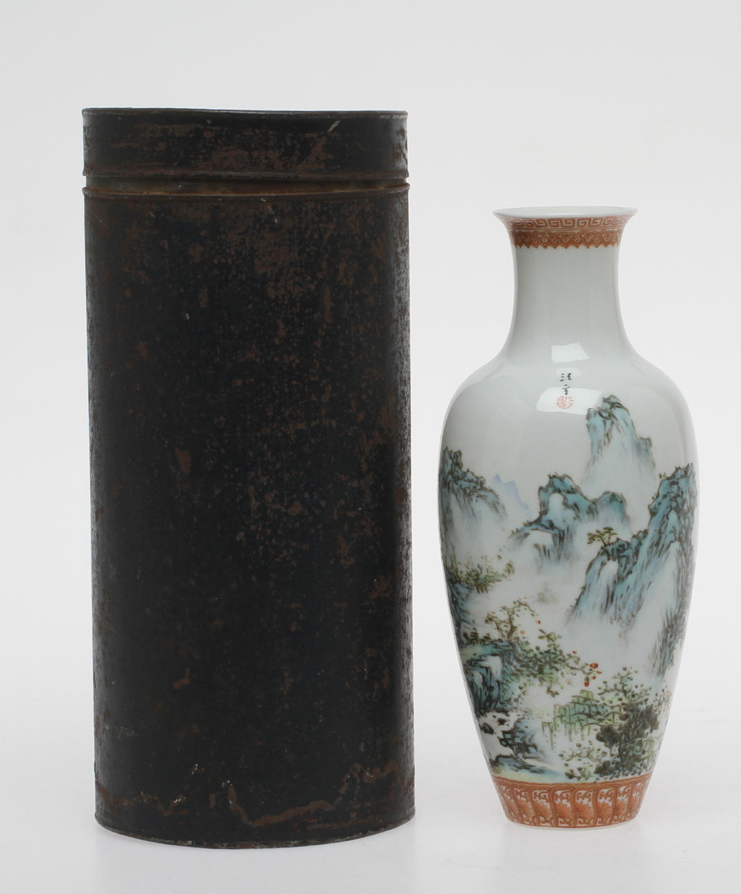 VAS, porslin, Kina, 1900-tal.