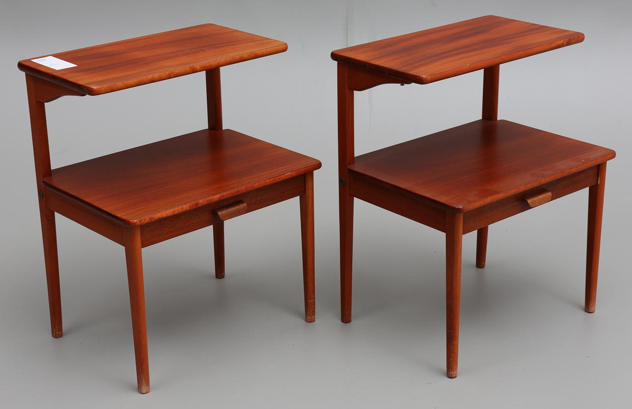 SÄNGBORD, 2 st, 1900-talets mitt.