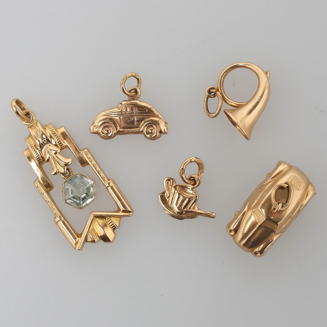 HÄNGSMYCKE, BERLOCKER, guld 18K m m.