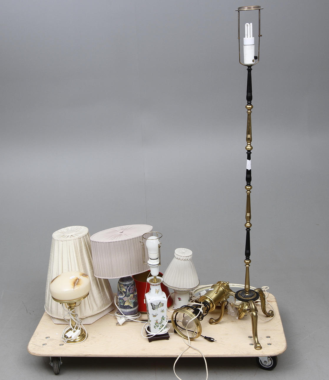 BELYSNINGSFÖREMÅL SAMT SPEGEL, 7 del.