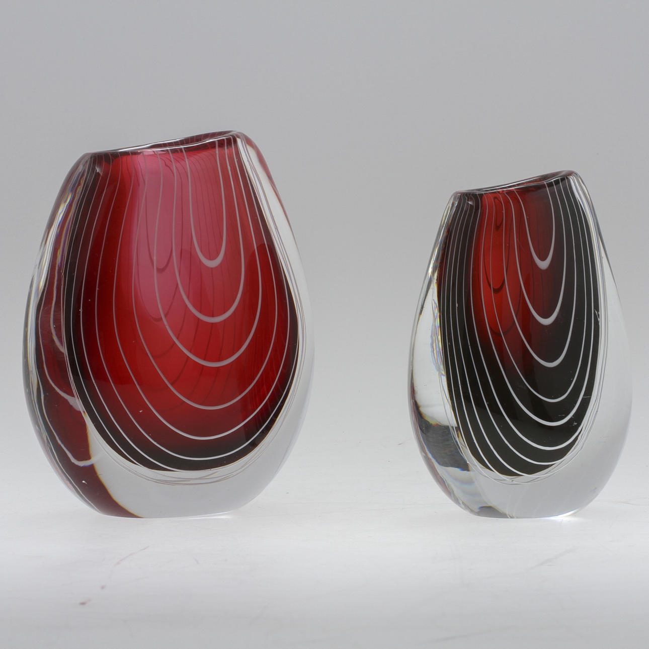 VASER, 2 st, glas, Vicke Lindstrand, Kosta.