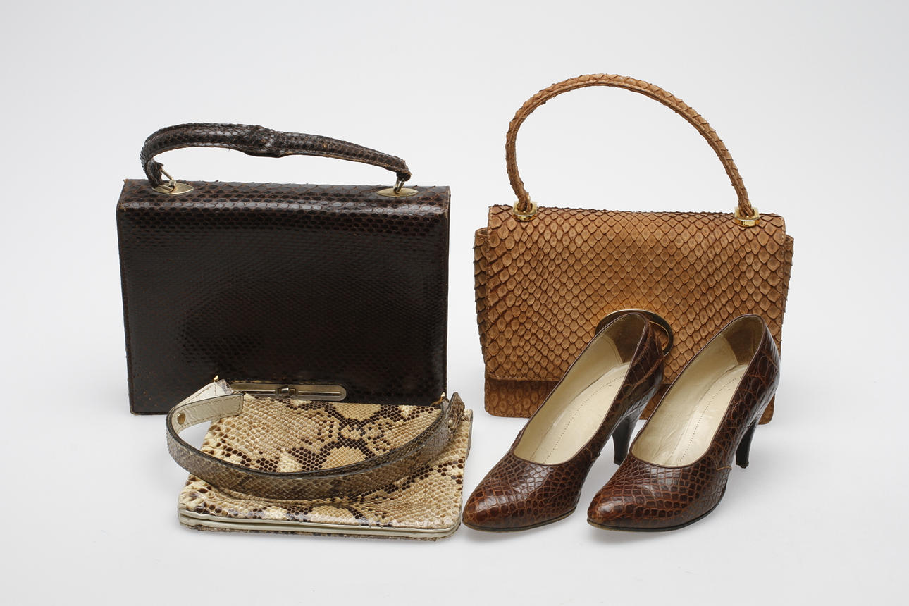 VÄSKOR, 3 st samt SKOR, bl.a. Italien.