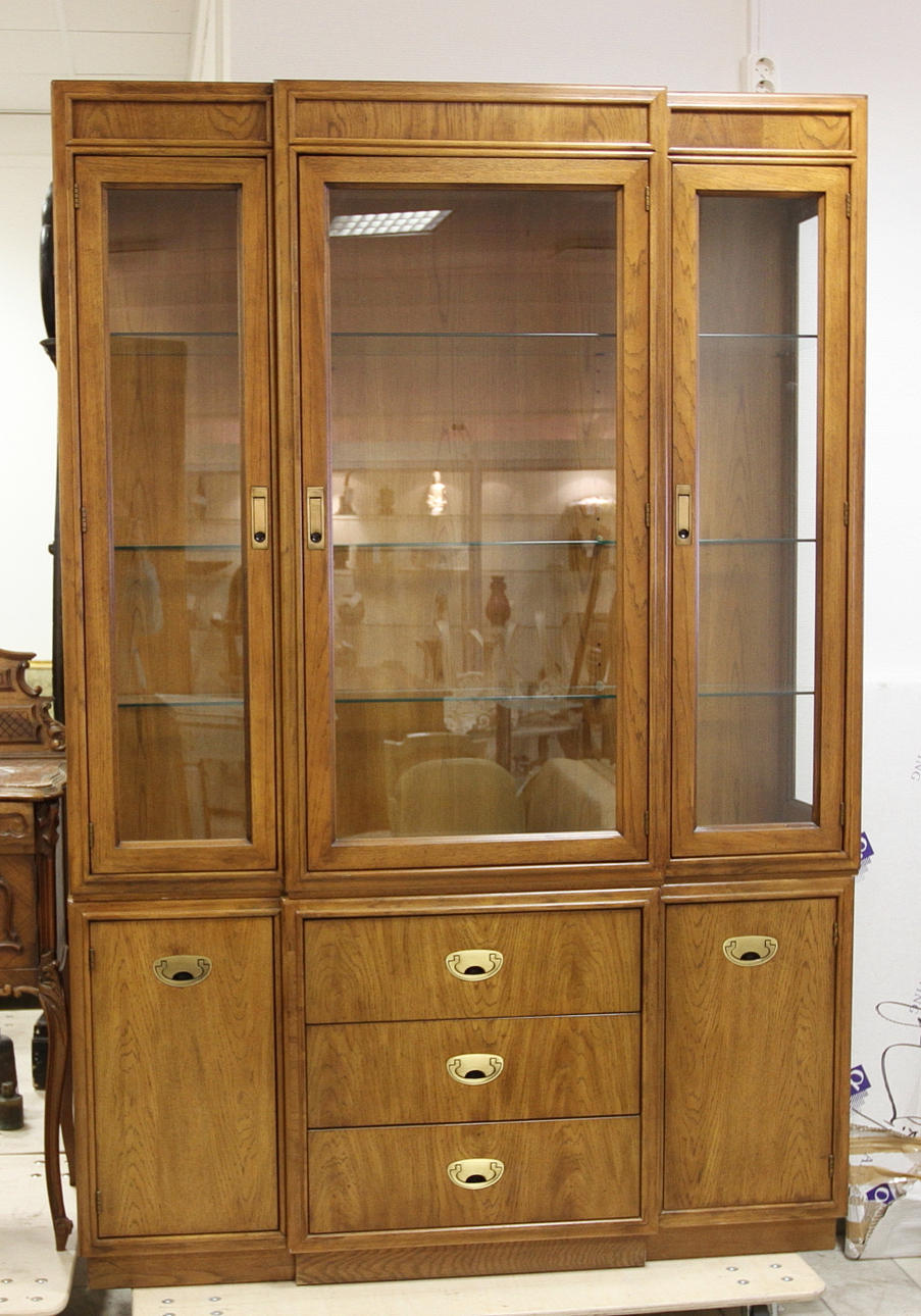 VITRINSKÅP, märkt Drexel, 1900-tal.