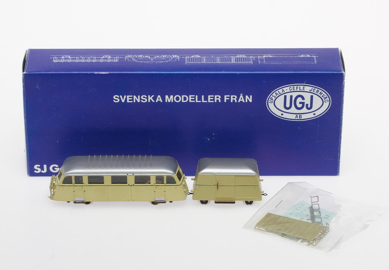 MODELLTÅG UGJ SJ:s rälsbuss HC + UF i originalkartong.