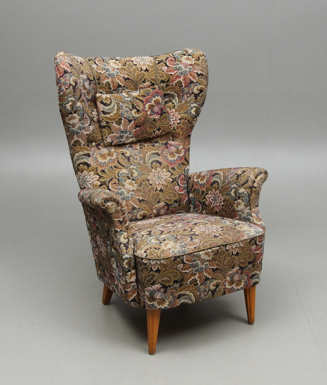 ÖRONLAPPSFÅTÖLJ, Dux, 1900-tal.