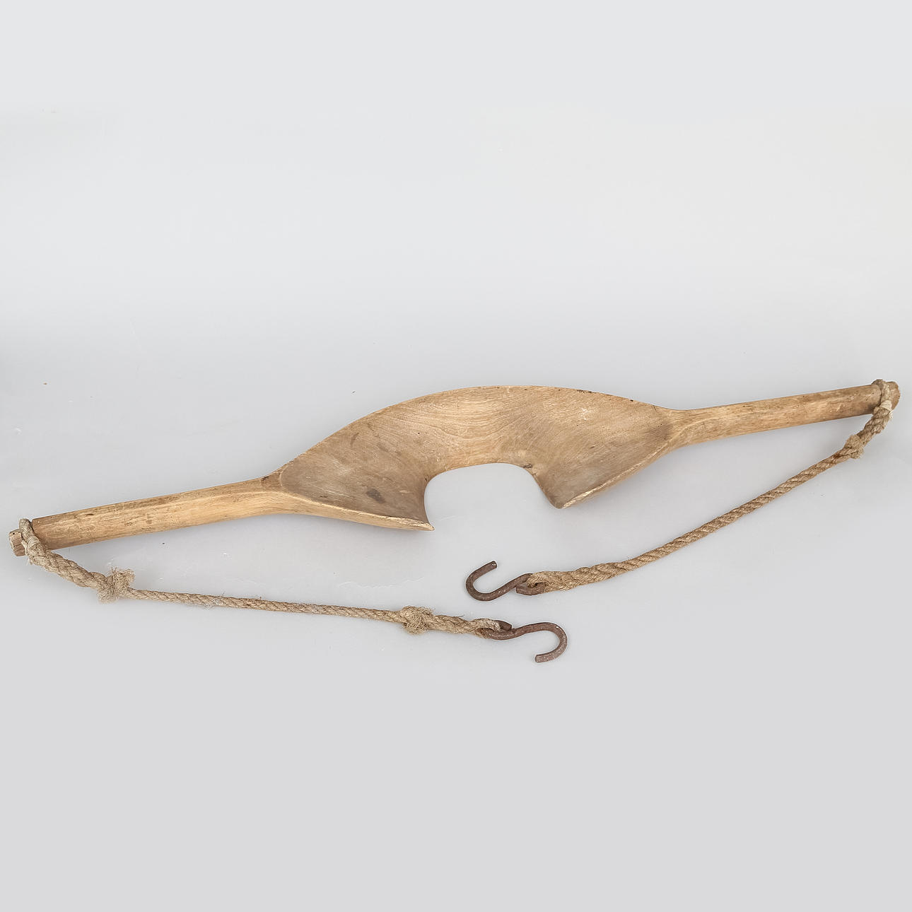 ALLMOGEFÖREMÅL, bärok, 1800-tal.