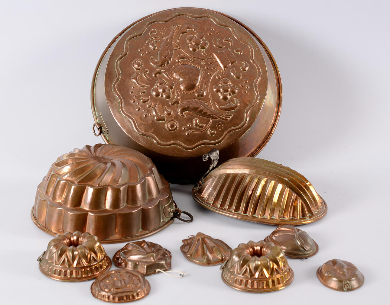 KOPPARFÖREMÅL, 10 delar, 18/1900-tal.