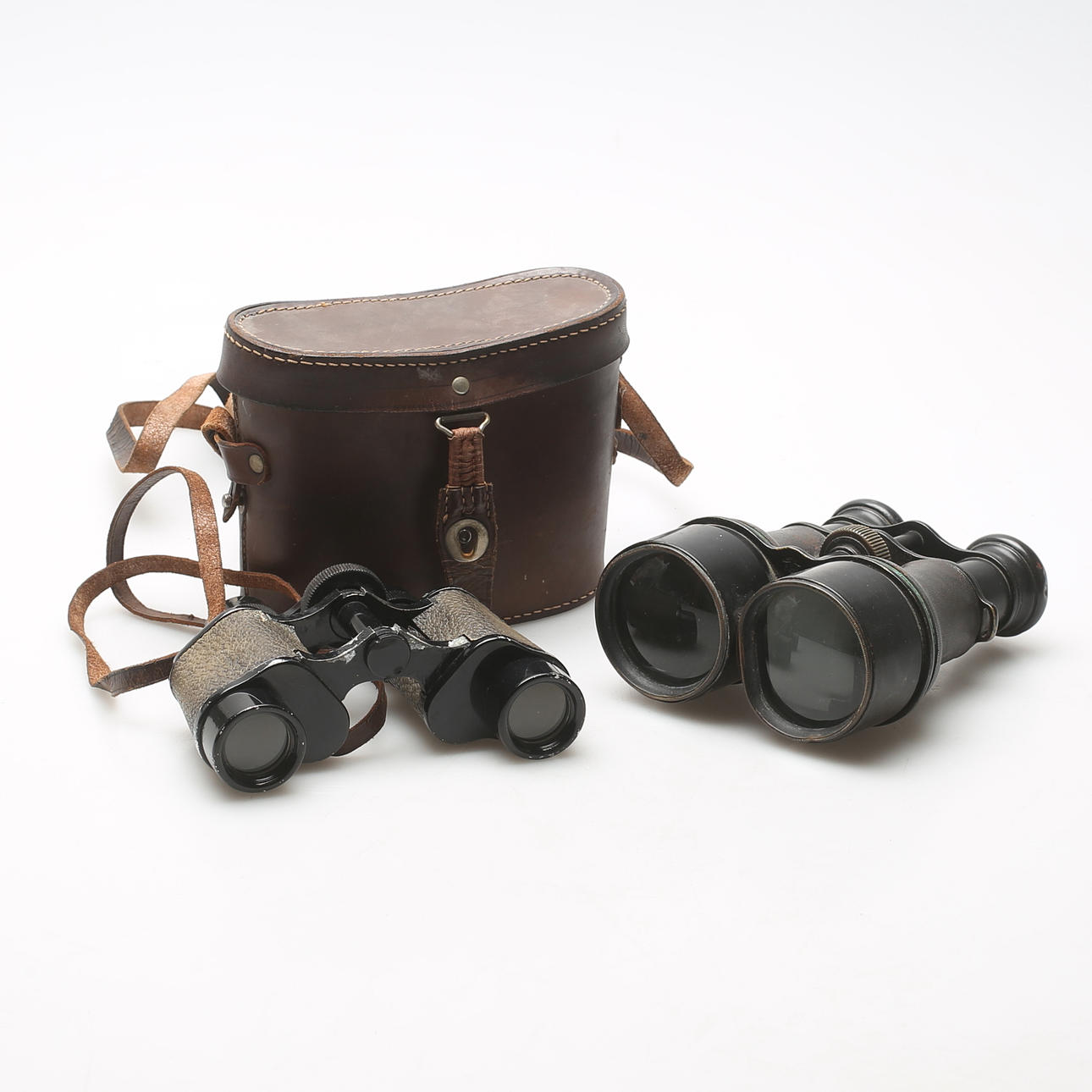 BINOCULARS, 2 Krauss and Deraisme, Paris.