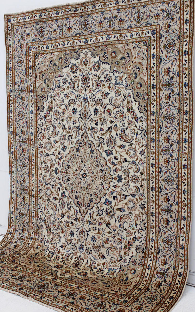 MATTA, Orientalisk, ljus Keshan, 295 x 193 cm.