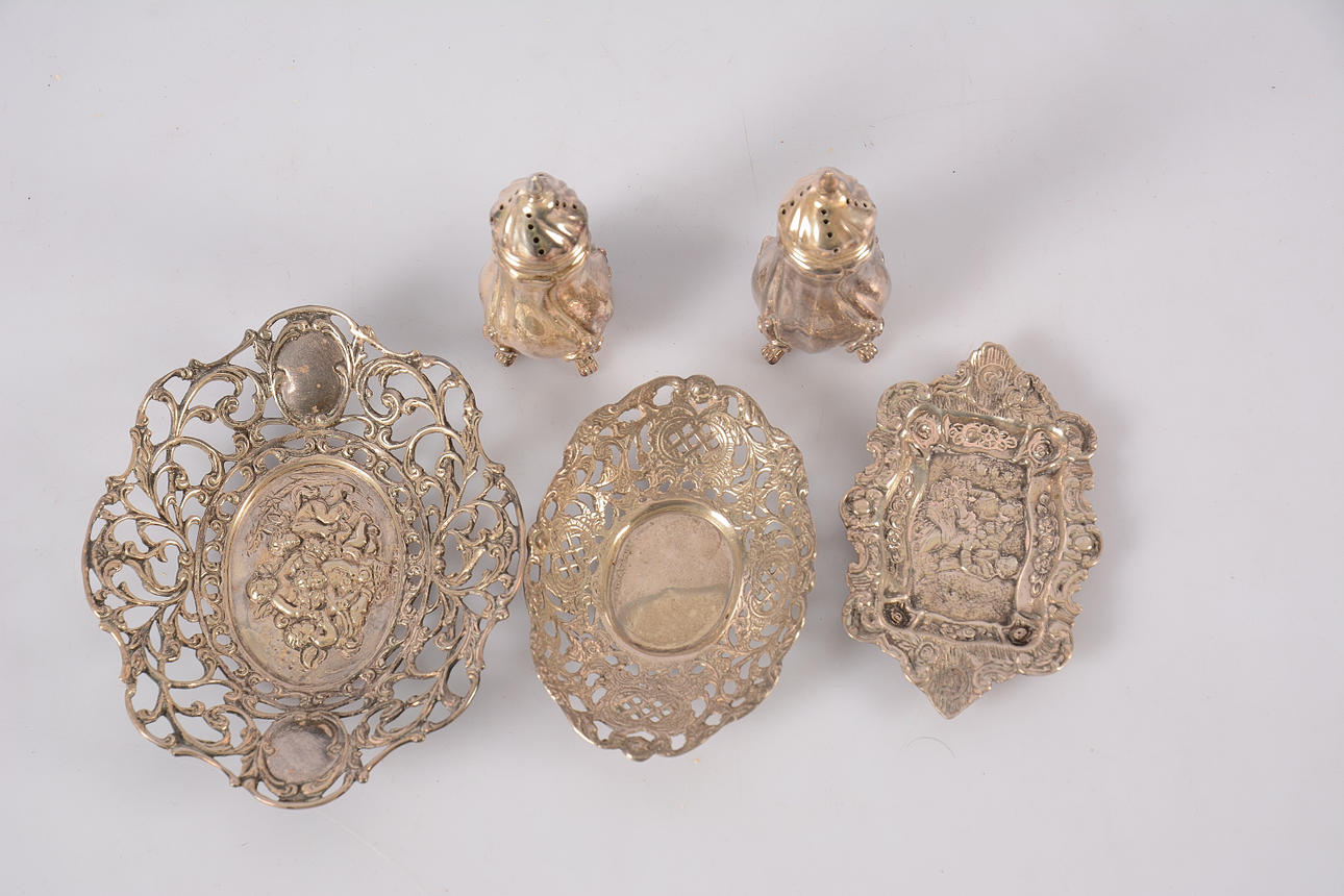 SILVERFÖREMÅL, 5 delar, 1900-tal.