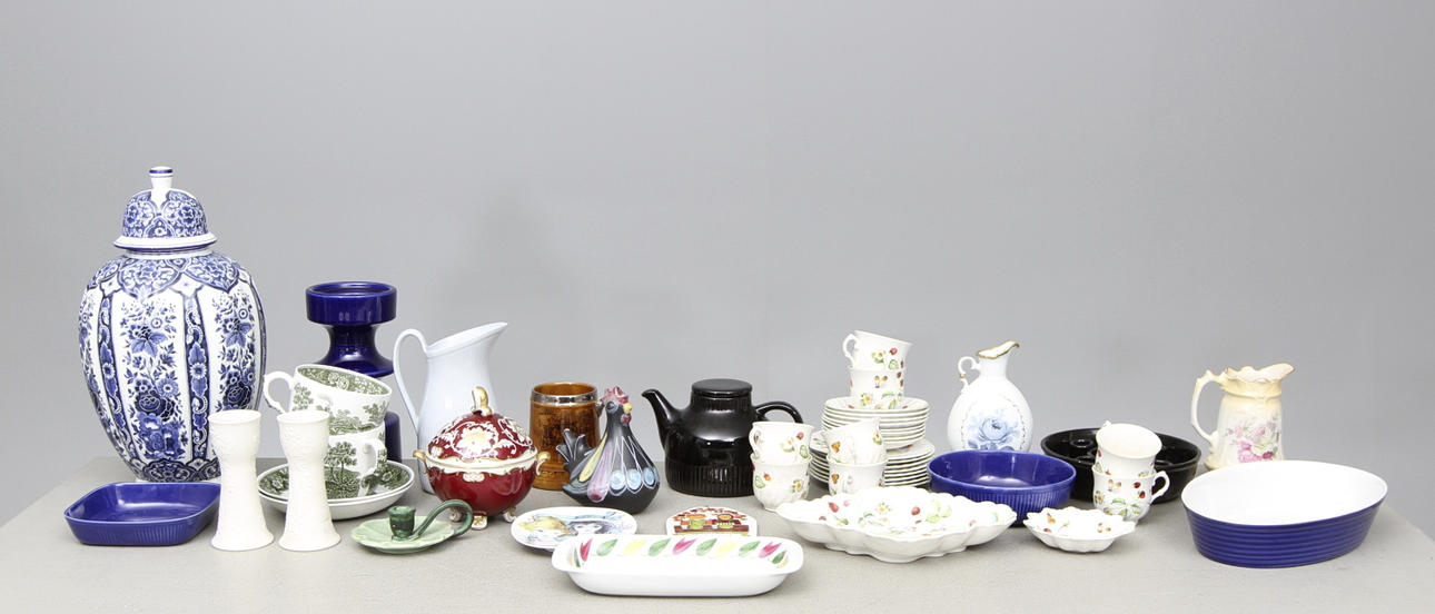 KERAMIKFÖREMÅL, bl.a. Arabia, LOCKURNA, Delfia mm.